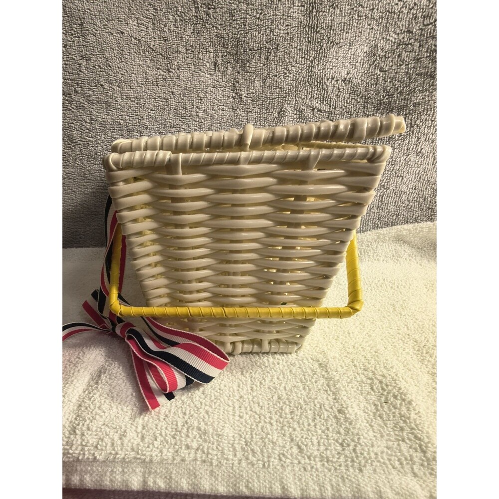 Vintage 1960s Woven Plastic Wicker Basket Purse Yellow Handles Grosgrain Bow Vtg - Picture 4 of 6